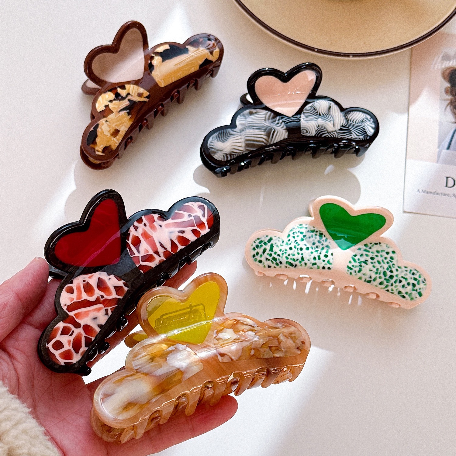 Heart acetate claw clip — product view 5