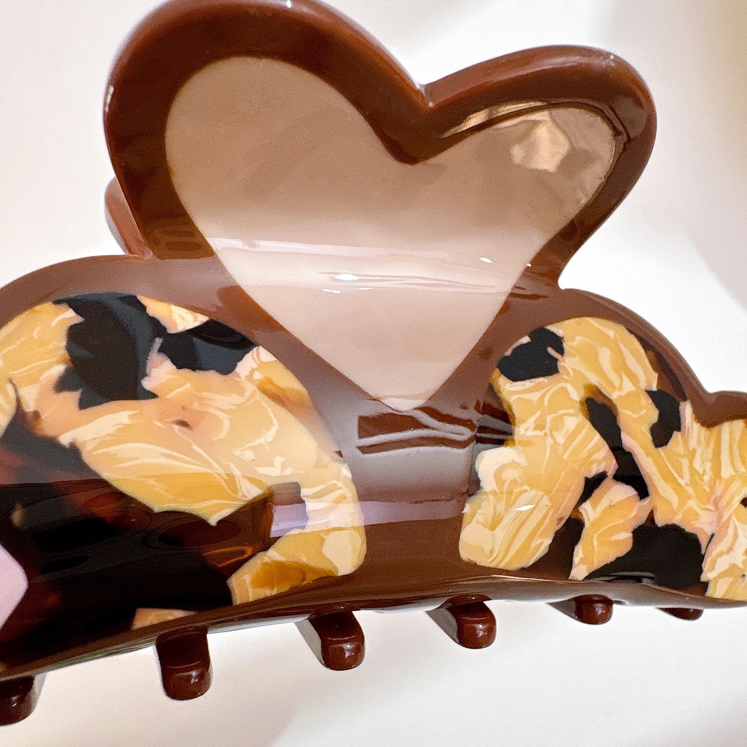 Heart acetate claw clip — product view 10