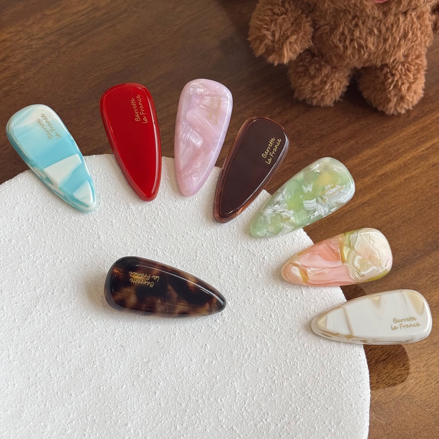 Teardrop clip collection