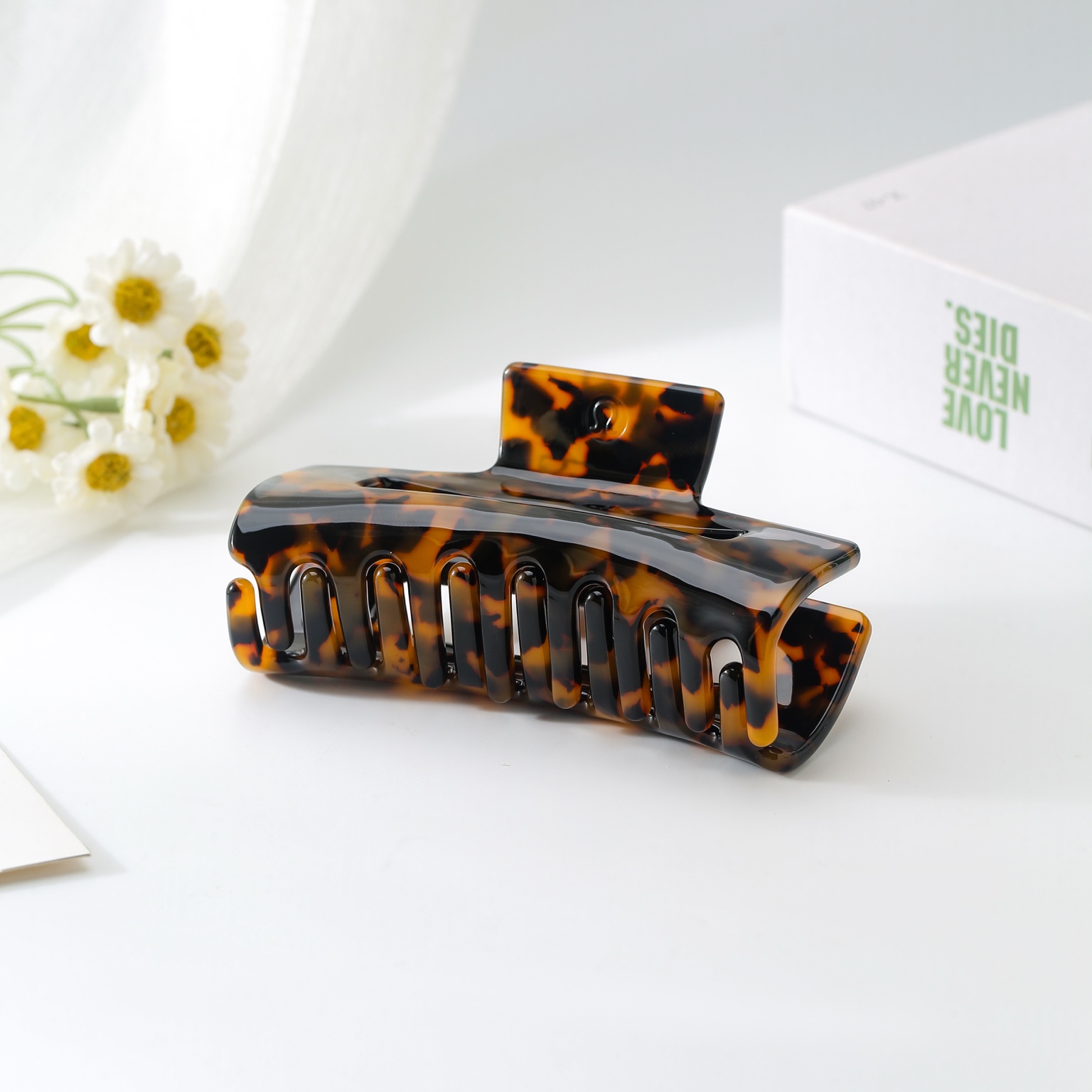 Tortoiseshell claw clip