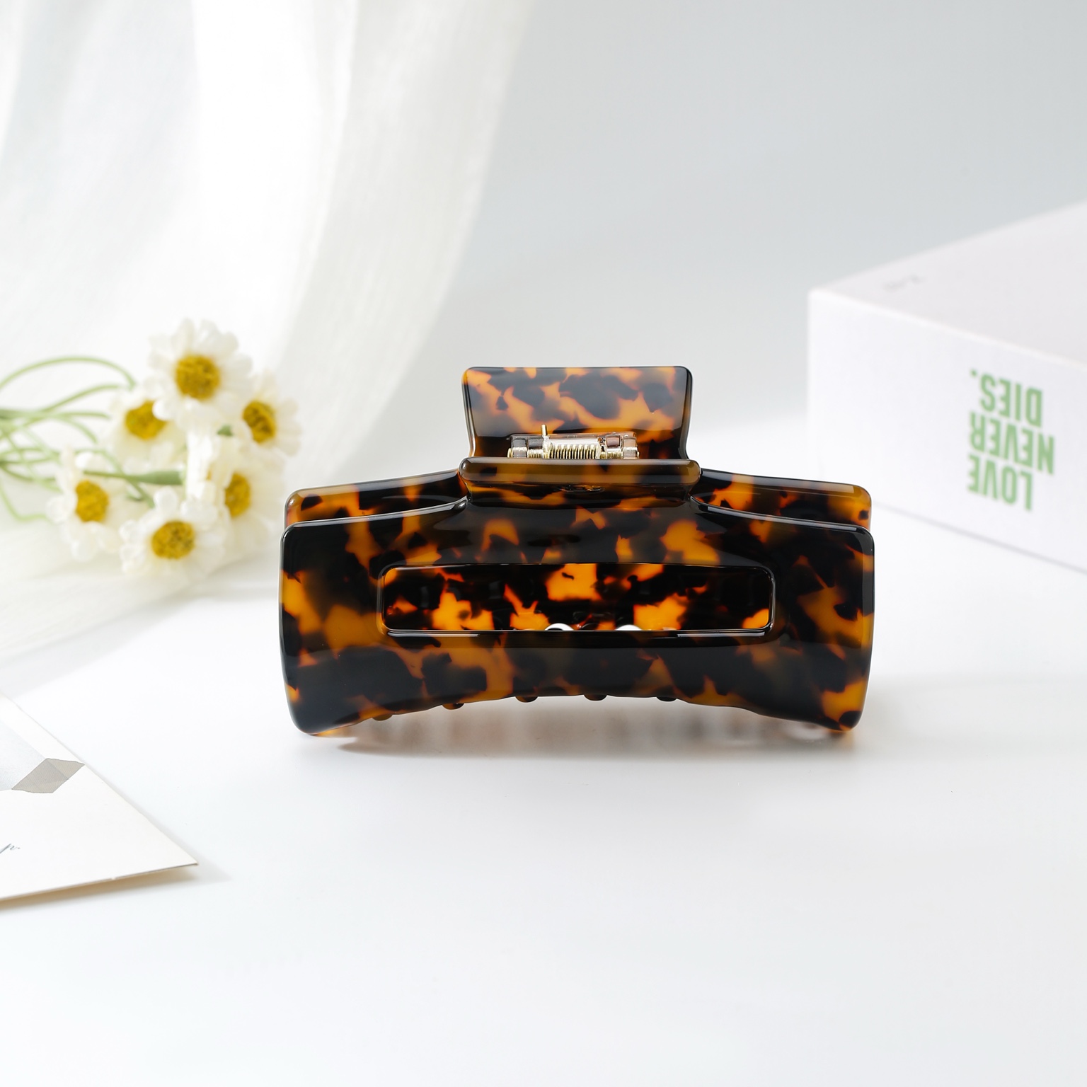 Tortoiseshell claw clip